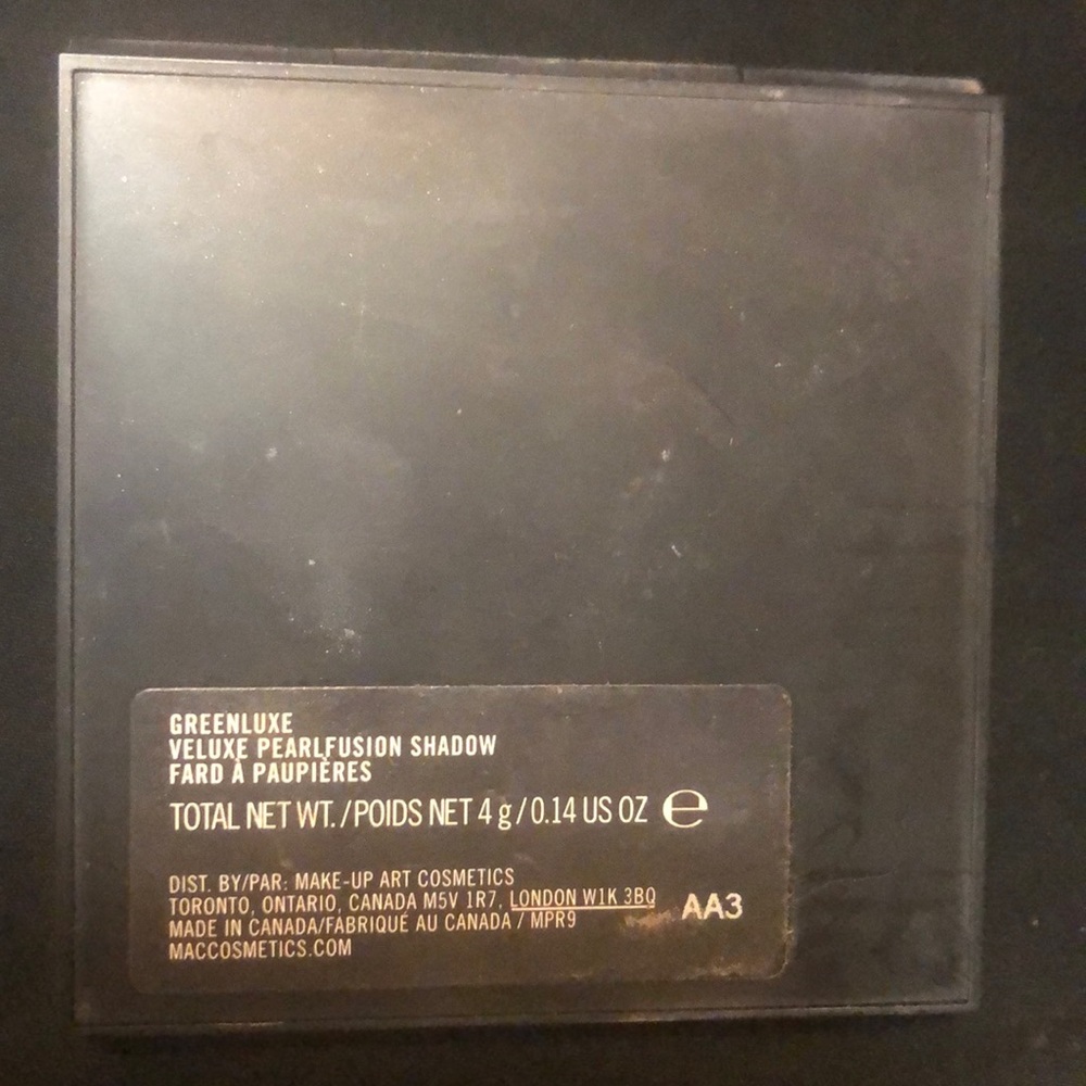 Mac eye shadow - Picture 2 of 2